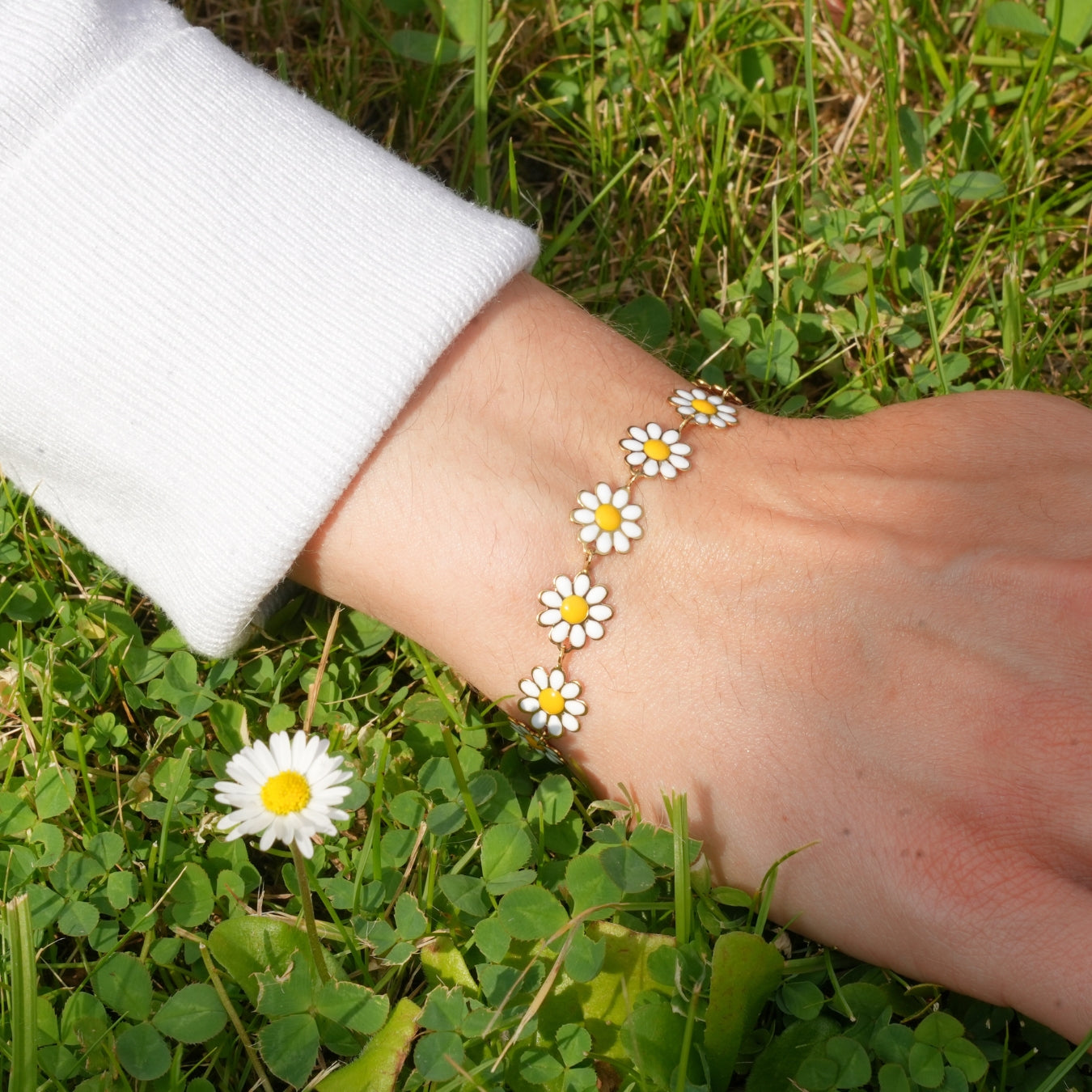 Daisy bracelet